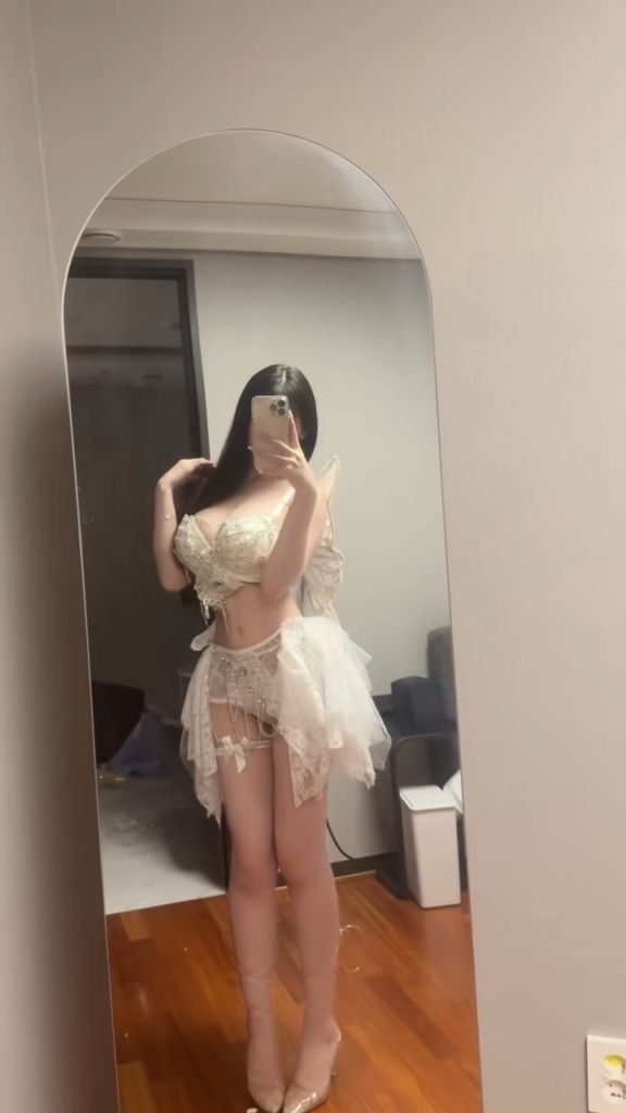 《抖音巨乳女神 沈汝凡 微密圈福利写真 线下约啪口交吞精视频意外全曝光 清纯人设彻底崩塌》配图 4 photo_2026-07-15_15-44-20.jpg