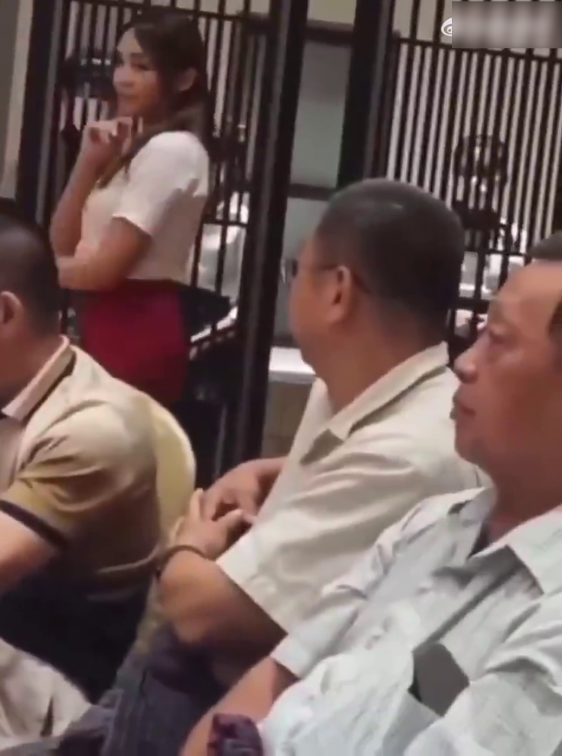 《劲爆大瓜 缅甸来自各个民族武装组织的领导人 餐厅聚会进行非正式的和平会谈 现场美女环绕 热情曼舞 画面极具冲击》配图 8 Snipaste_2026-09-20_12-18-27.png