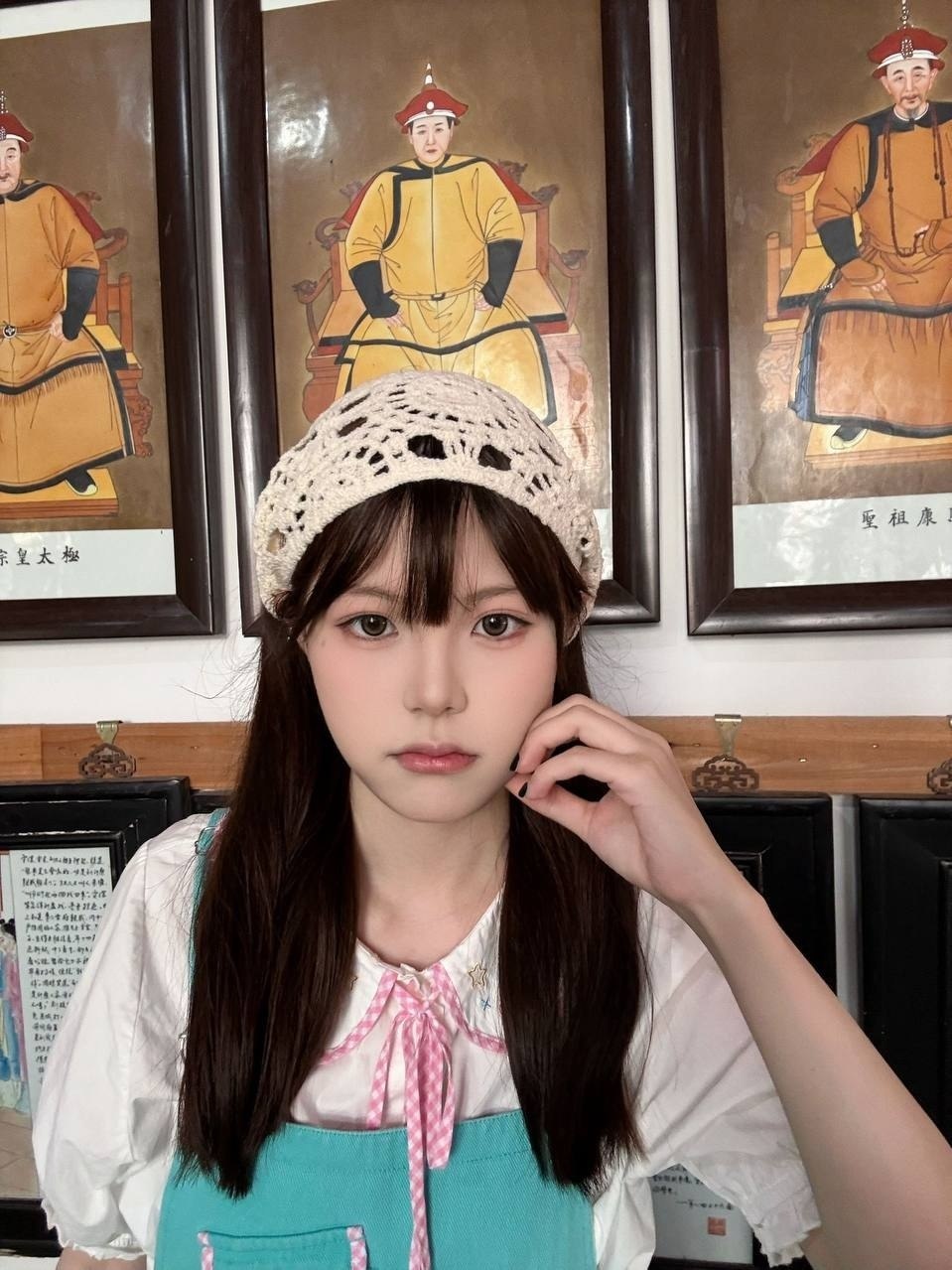 《网恋女友被调教成听话母狗 纯欲高颜值反差拉满 裸聊网调全程乖巧迎合 极品美鲍后视特写让人流连忘返》配图 1 photo_2026-09-25_21-22-54 (2).jpg