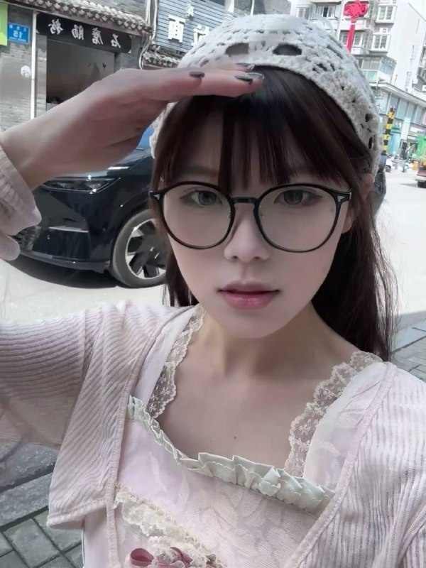 《网恋女友被调教成听话母狗 纯欲高颜值反差拉满 裸聊网调全程乖巧迎合 极品美鲍后视特写让人流连忘返》配图 7 photo_2026-09-25_21-22-54.jpg