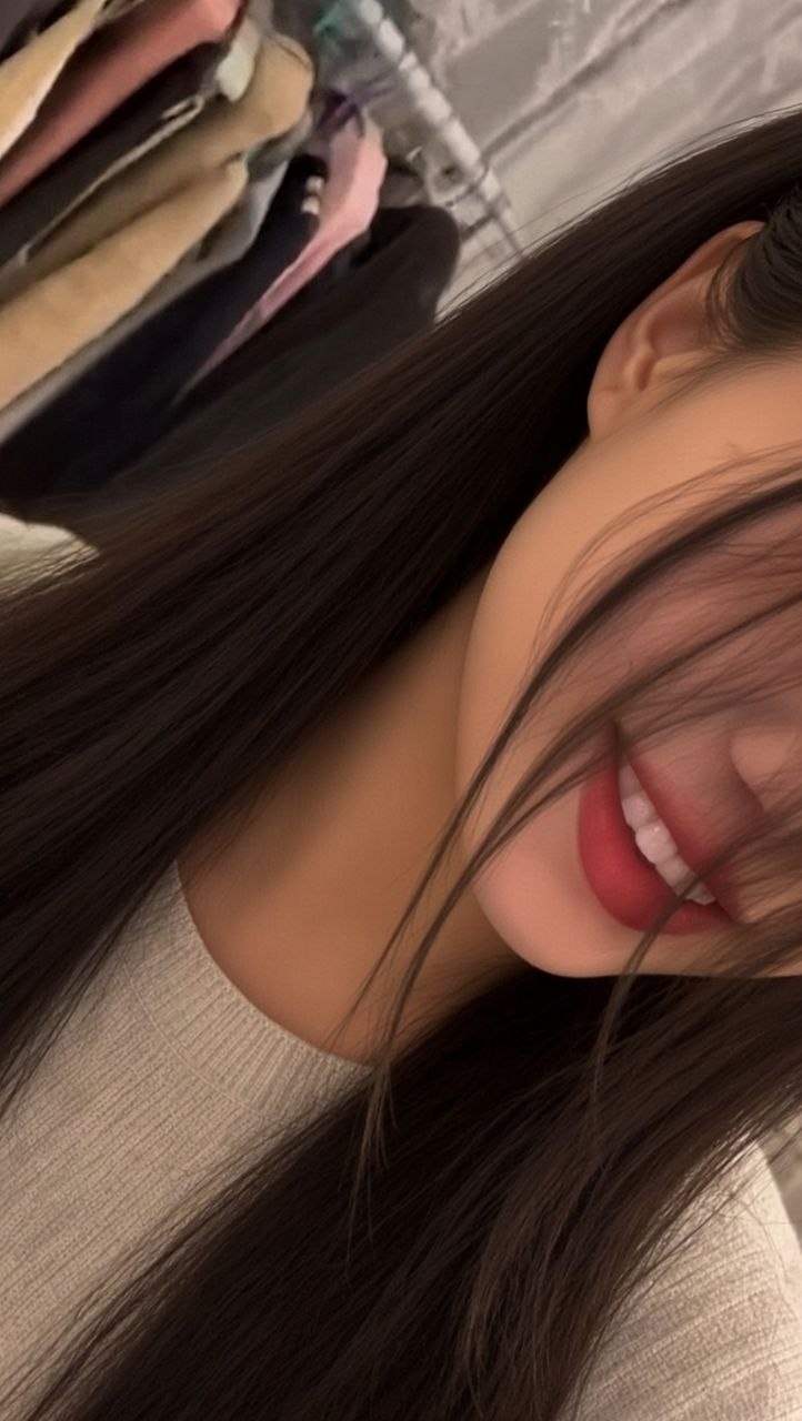《极品嫩妹04年会计师 高颜值小网美 语琳 露脸自拍被泄密 在酒店被男人深喉拍奶暴力插入全程反差拉满》配图 3 photo_2026-09-24_21-14-16 (2).jpg