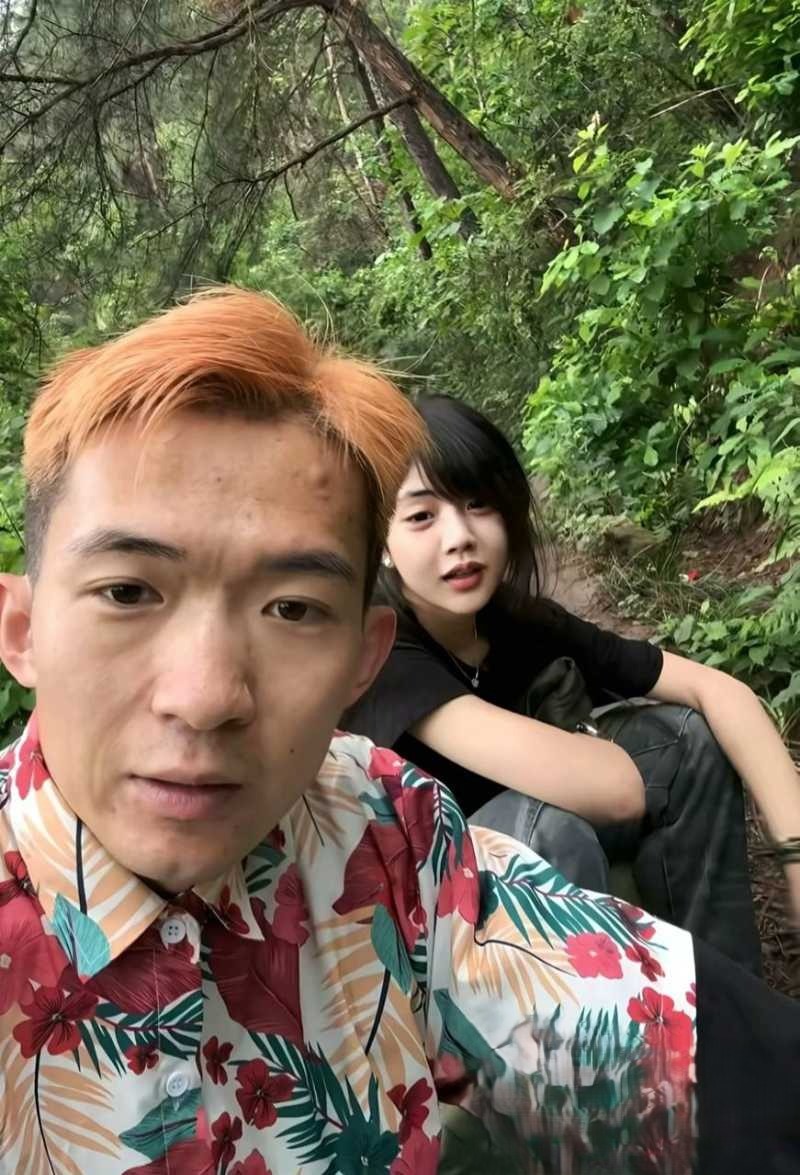 《抖音百万网红刘大炮和不吃奶露拖野战视频流出!67秒全程高能 全网都在疯求》配图 3 imgi_33_fb32f590-f8f4-4d68-87c0-83856de3d5d8.jpg