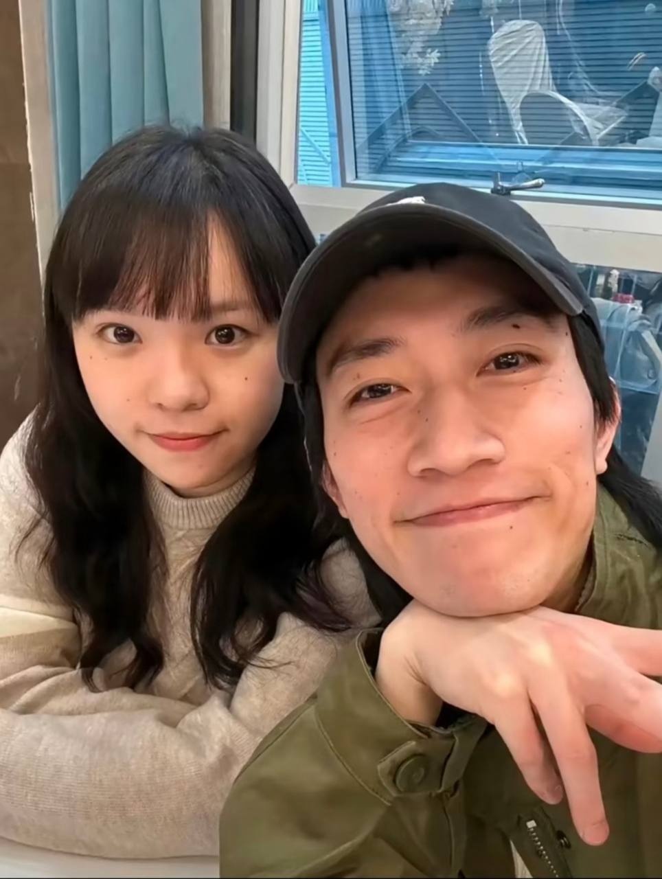 《回春丹主唱 刘西蒙 婚内睡粉实锤曝光 一边秀妻女一边多线操作 聊天记录尺度炸裂 巡演期间婚内出轨女乐迷全网疯传》配图 4 photo_2026-08-26_13-15-38 (2).jpg