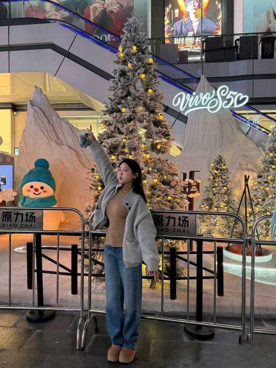 《高颜值 百万粉微胖女网红 白桃乌龙茶 彻底塌房 抖音卖萌乖巧私下用嘉年华进行无套内射交易》配图 4 photo_2026-09-22_15-18-34 (4).jpg